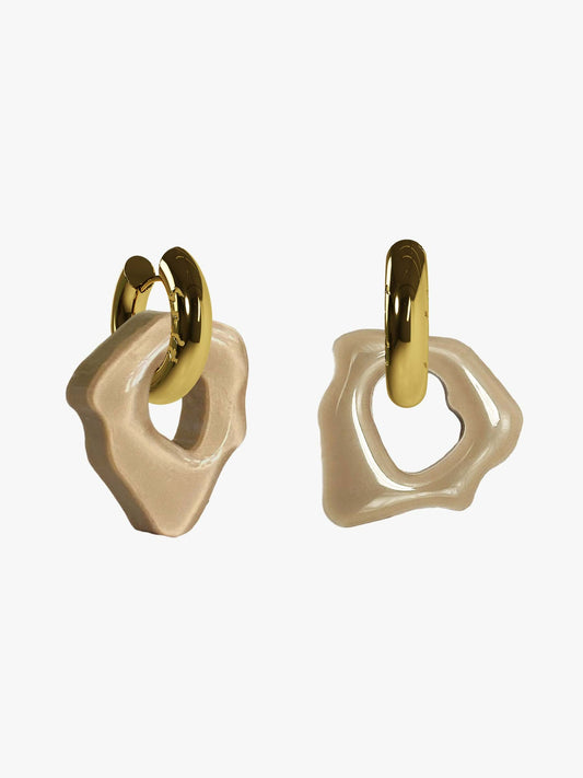 Ora beige gold earring