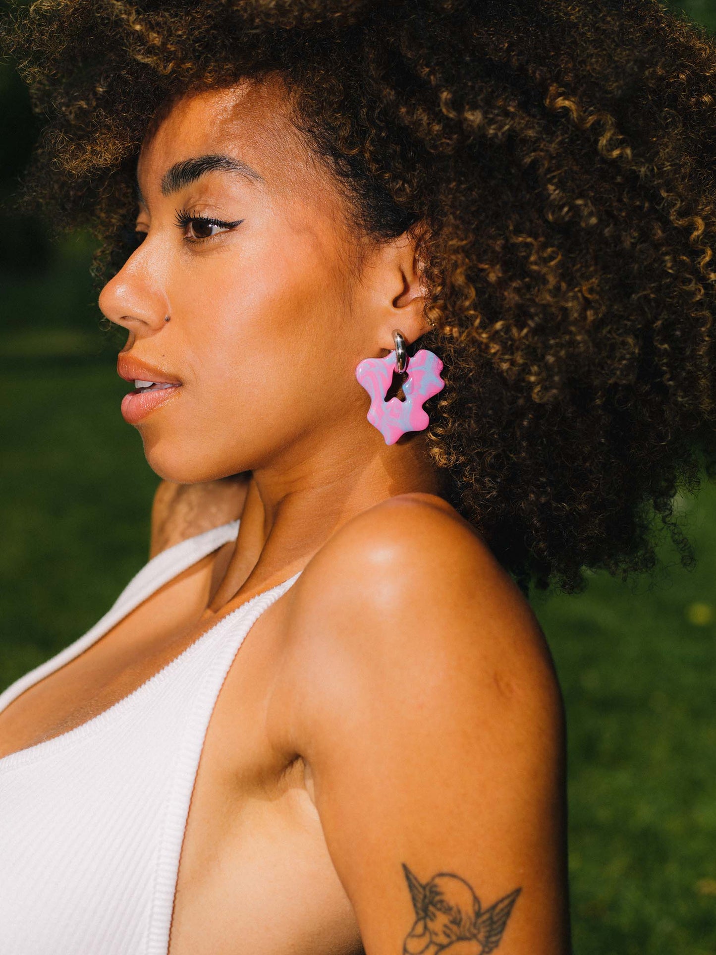 Felt x Fia Hamelijnck pink gold earring