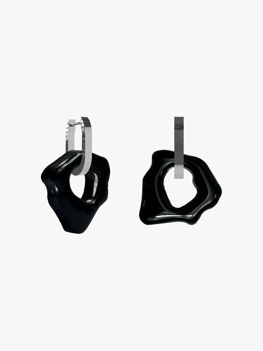 Ora all black silver earring