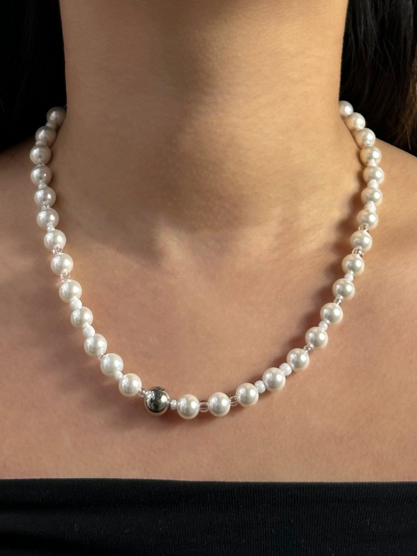 Slim pearl white silver necklace