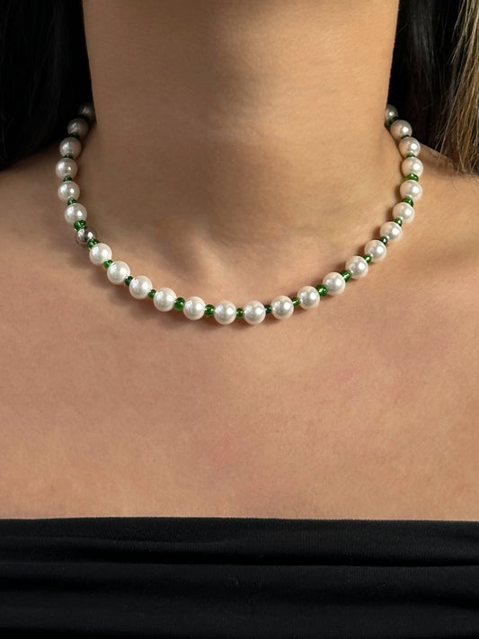 Slim pearl green silver necklace