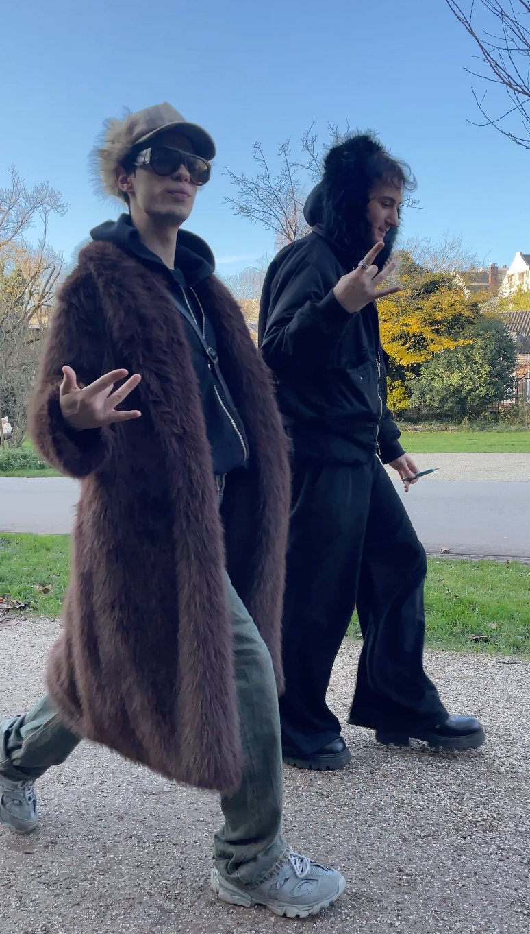 Mio bluegrey gold earring