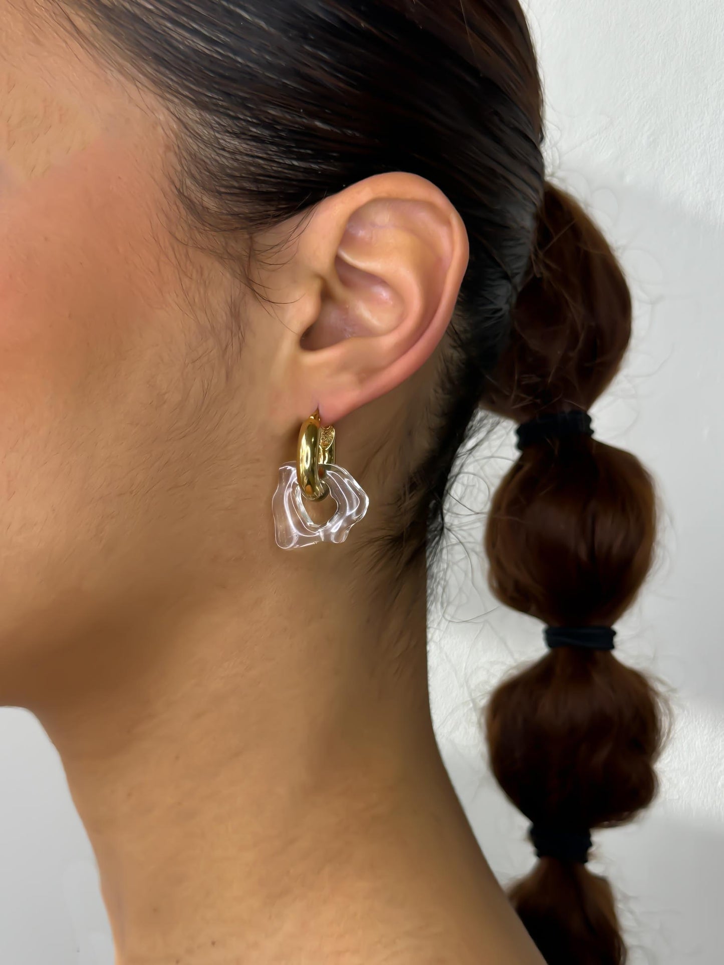 Ora transparent gold earring