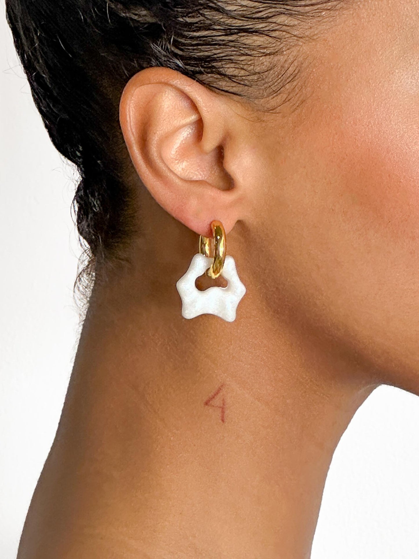 Tab pearl gold earring