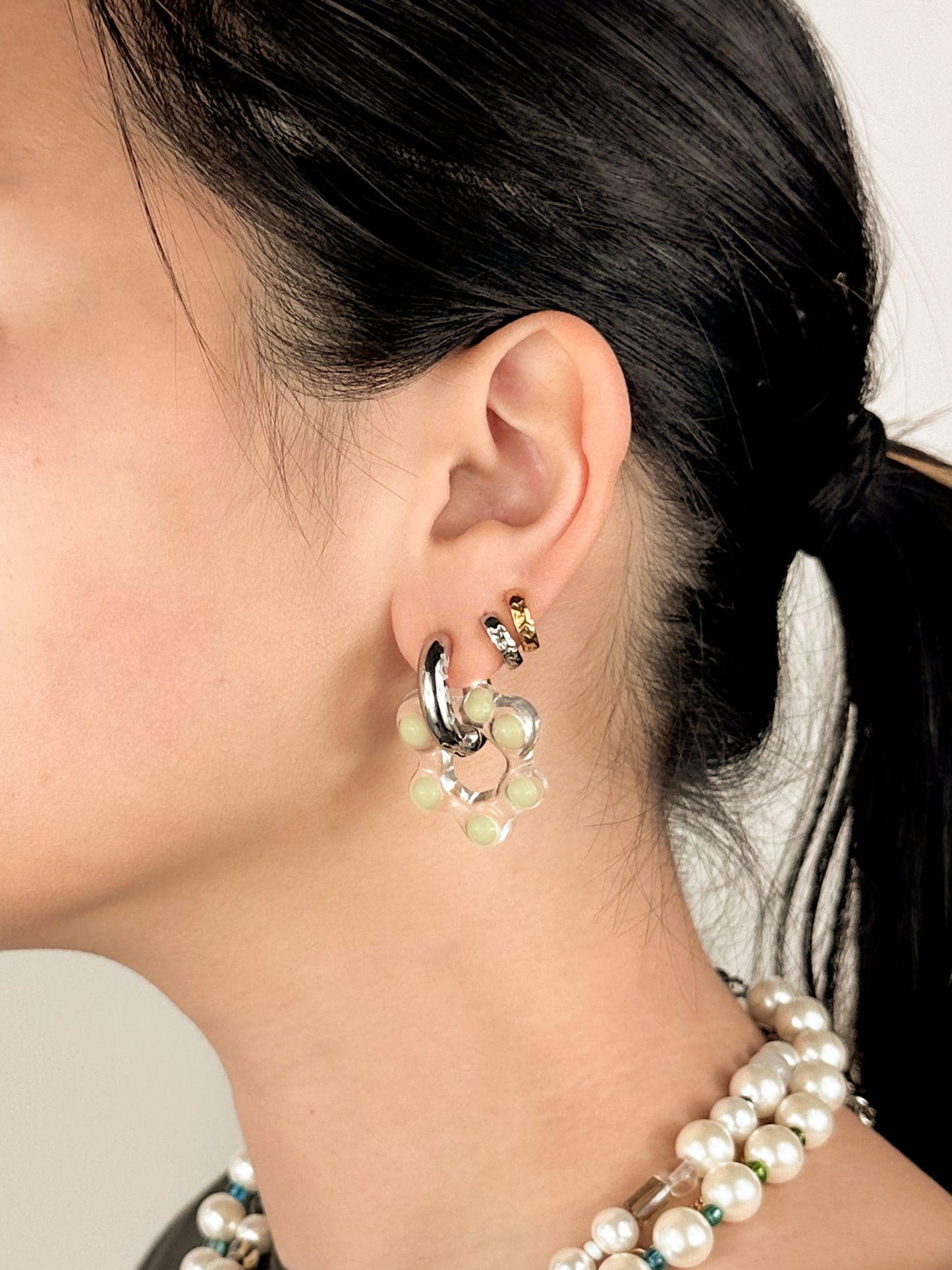 Oyo FLWR pwdr silver earring