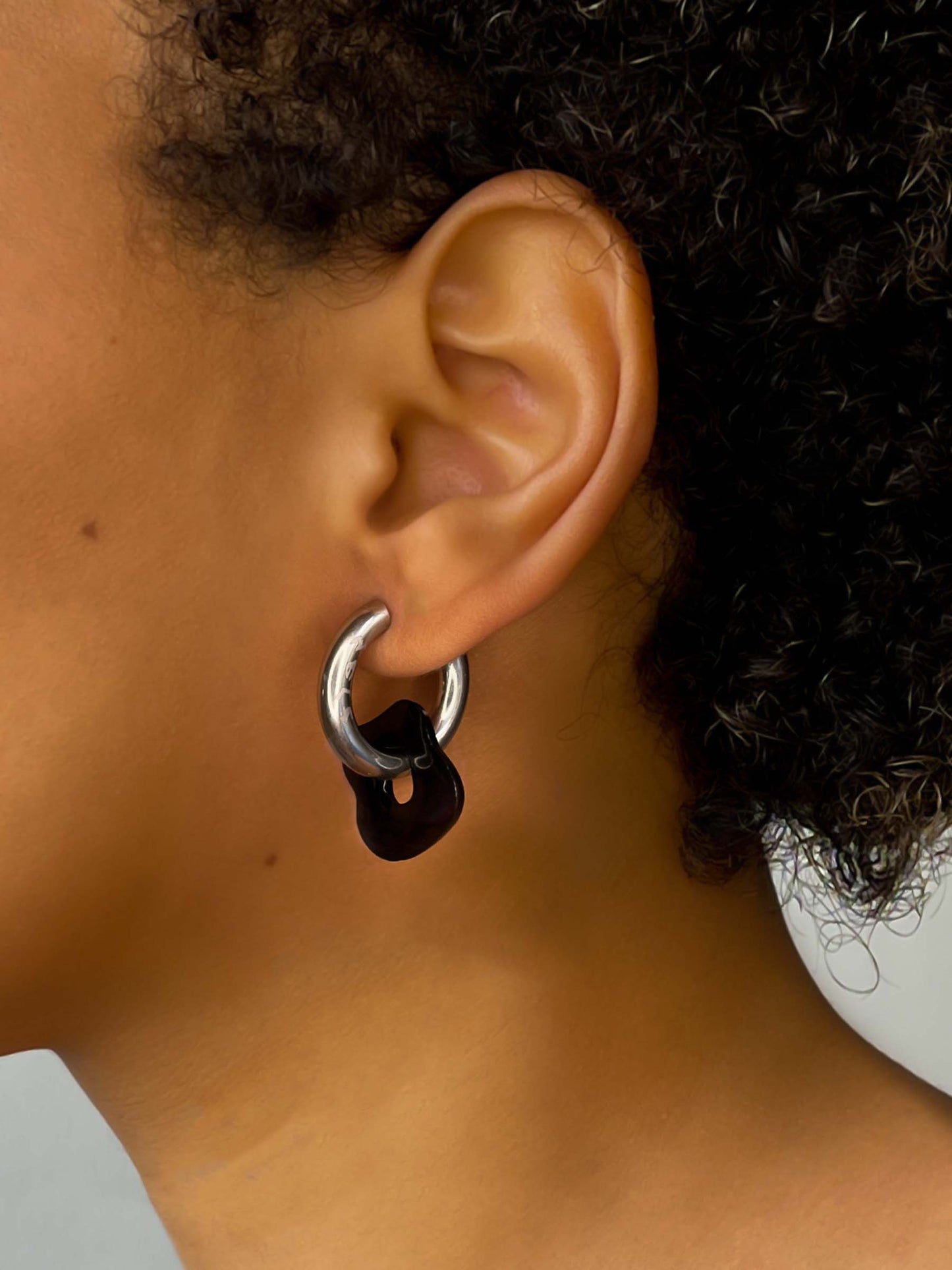 Sol black silver earring (pair)