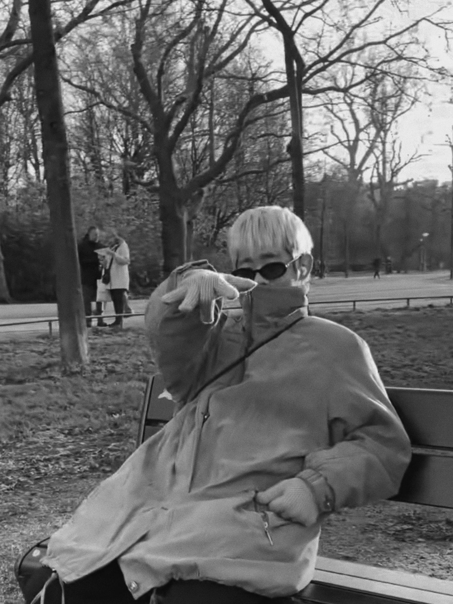 Mio cola gold earring