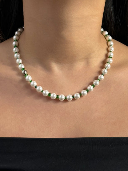 Slim pearl green silver necklace