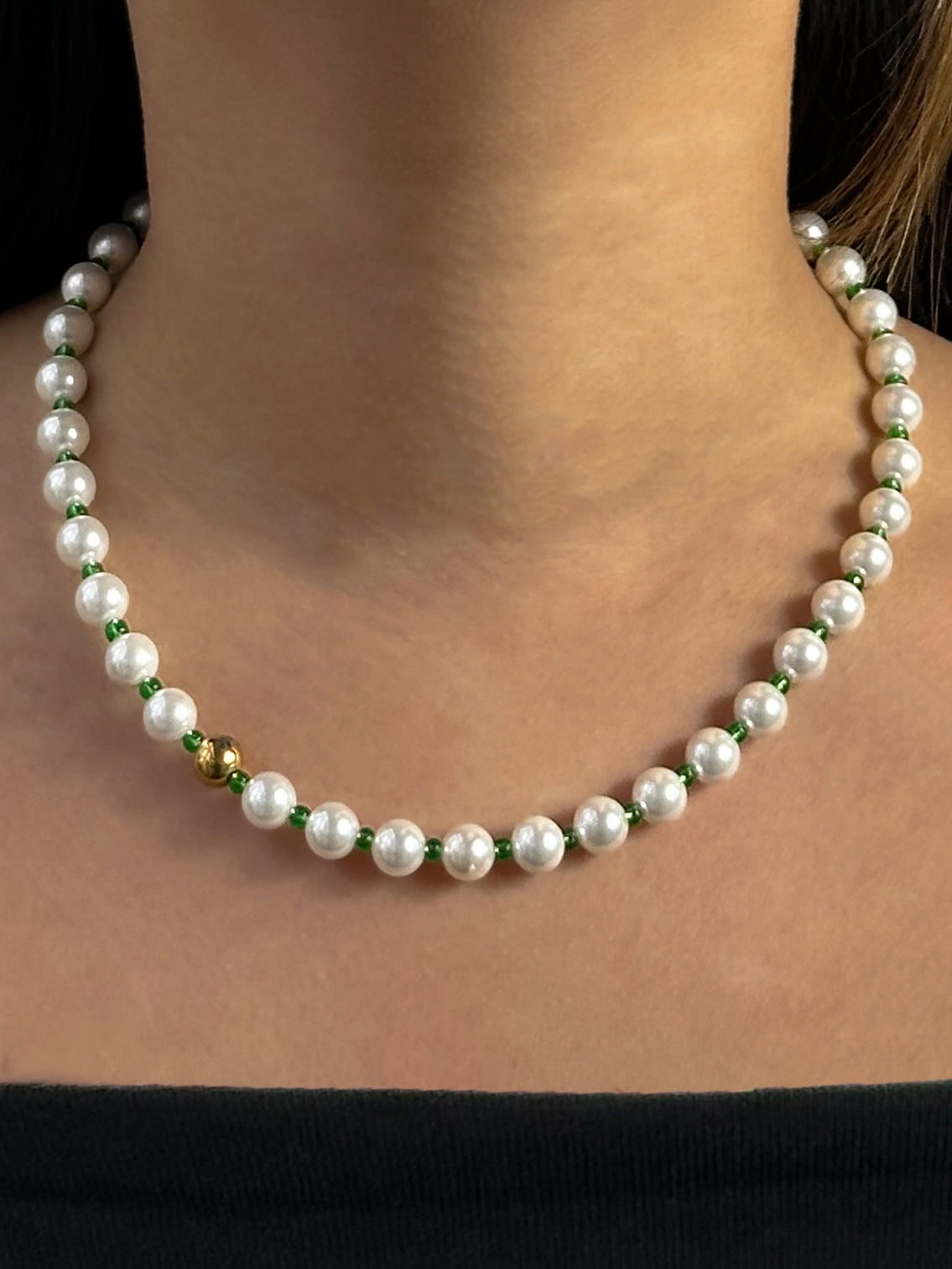 Slim pearl green gold necklace