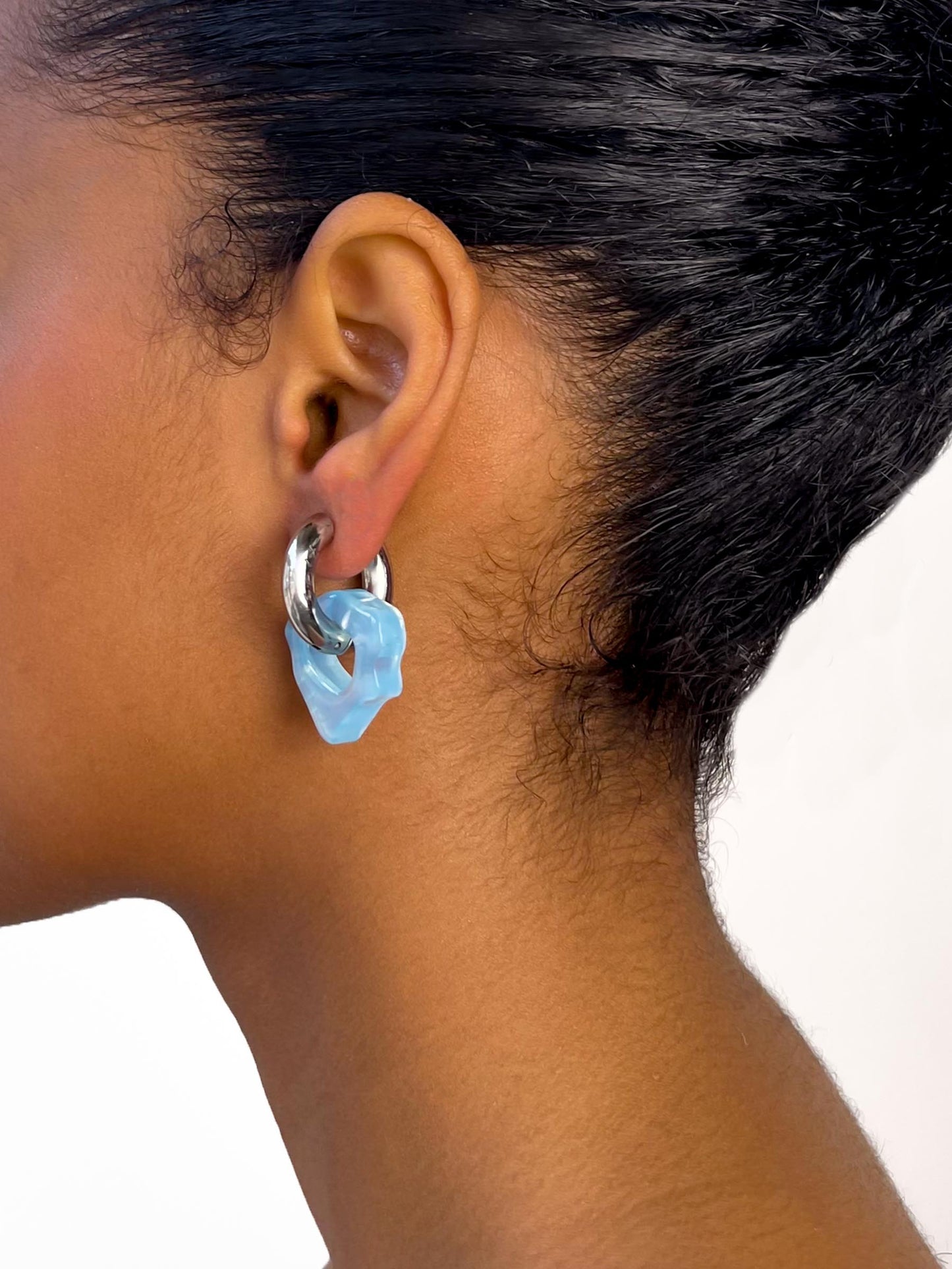 Ami Ora glass blue silver earring (pair)