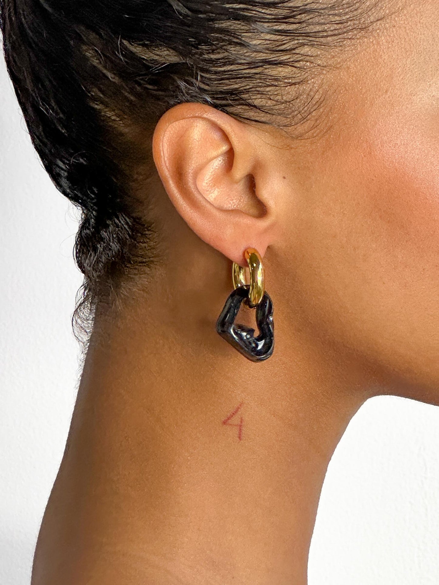 Bia black gold earring (pair)