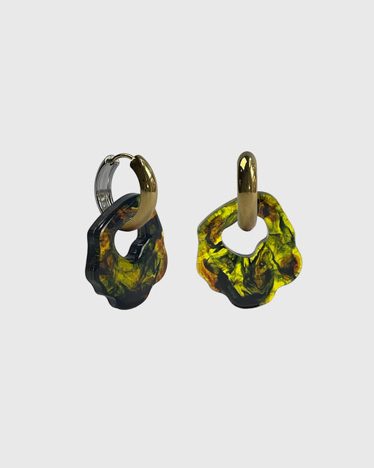 Abe honey tortoise two-tone earring (pair)