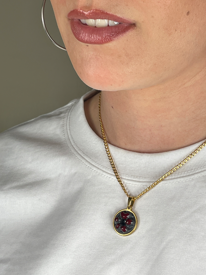 Chub vamp gold necklace