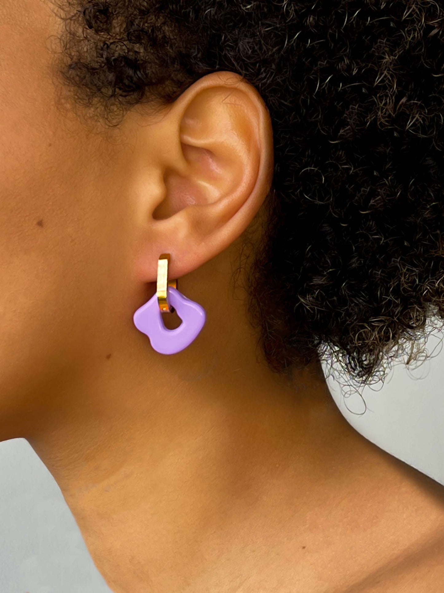 Sol lilac gold earring (pair)